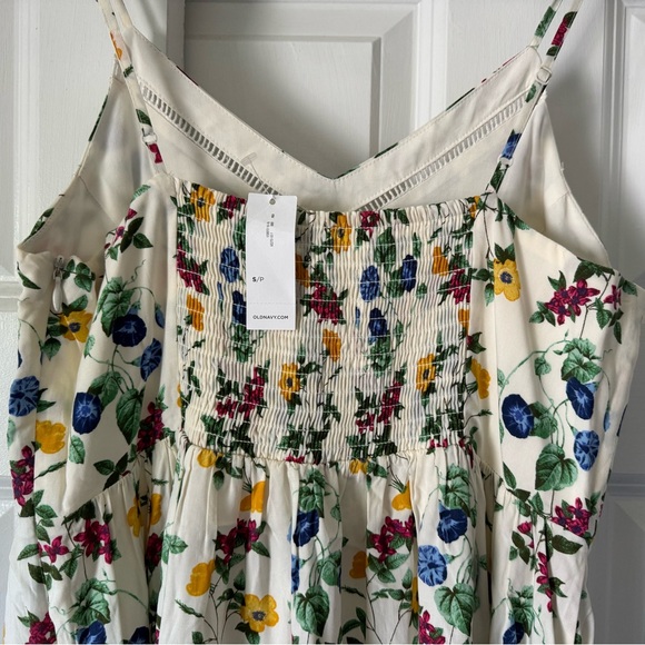 Old Navy Fit & Flare Cami Midi Dress - Picture 4 of 6